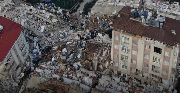 Son Dakika | Depremlerde can kaybı sayısı 5 bin 894'e yükseldi