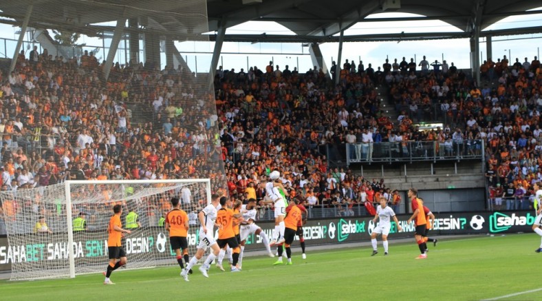 Galatasaray Hazırlık maçında Sturm Graz’a 2-1 Yenildi