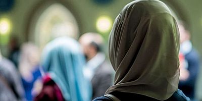 Avusturya’da Başörtüsü Yasağı Yasalaştı – 14 Yaş Altı Tüm Kız Öğrencilere Yasak Geliyor