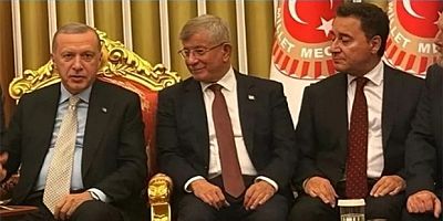 Babacan ve Davutoğlu Yeniden Aynı Sofraya mı Dönüyor?