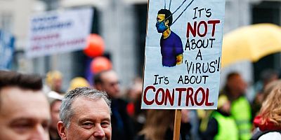 Brüksel'de koronavirüs protestosunda 15 yaralı  70 gözaltı