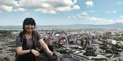 Cizre’de gazeteci Zeynep Durgut yapılan ev baskınında gözaltına alındı