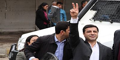Demirtaş’tan Eleştirilere Yanıt: “Kar Makinesinden Makam Aracı Olmaz”