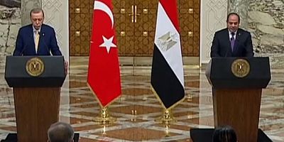 Erdoğan'ın Mısır Ziyareti: Arap Basınından Çatışmadan Uzlaşmaya Geçiş başlıklı manşet