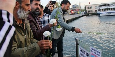 Faşist güruhlar tarafından katledilen sokak müzisyeni Cihan Aymaz, katledildiği yerde anıldı