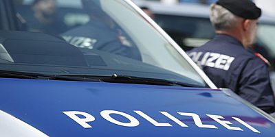 Graz'da uyuşturucu almış bir şekilde araba kullanan bir gencin aracında bulunanlar, polisi şaşkına çevirdi