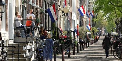 Hollanda Covid-19 kurallarında üç aşamalı normalleşme gidiyor 