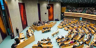 Hollanda'da göç politikası konusundaki anlaşmayan hükümet düştü