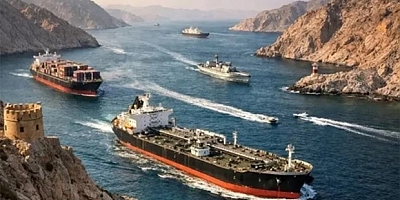 Hürmüz Boğazı Krizin Merkezinde: İran’dan Askeri Uyarı, ABD’den Abluka Hamlesi