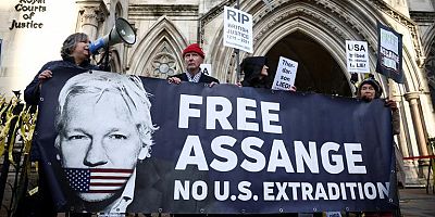 İngiltere mahkemesi Assange'ın ABD'ye iade yolunu açtı 