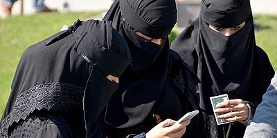 İsviçre, burka yasağı için referanduma gidiyor