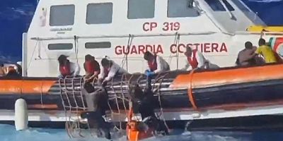 İtalya açıklarında gömen teknesi alabora oldu: 2 kişi öldü, 30 kişi kayıp