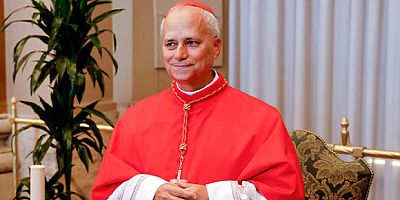 Katolik Dünyasının Yeni Lideri Belli Oldu: İlk ABD’li Papa Robert Francis Prevost Seçildi