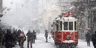 Kötü hava şartları nedeniyle İstanbul'da kamu çalışanları yarın da idari izinli sayılacak 