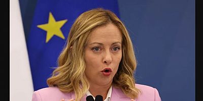 Meloni’nin Arnavutluk’taki Göçmen Merkezleri Avrupa Mahkemesi Kararıyla Sert Eleştirilerin Hedefinde