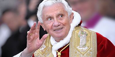 Papa 16. Benedikt 95 yaşında yaşamını yitirdi 