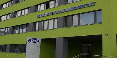 Steiermarklı Kadın, On İki Kocadan Sonra Dul Aylığı İçin PVA'ya Meydan Okuyor: Mahkeme Kararı Bekleniyor