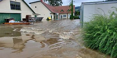 Steiermarkta bir haftadır süren aralıksız yağışlar hayatı felç etti 