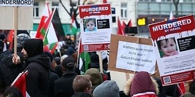  Viyana'da Filistin İçin Yürüyüş: Soykırıma Son Verilsin!