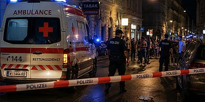 Viyana'da Kavgayı Ayırmak İsterken Bıçaklandı