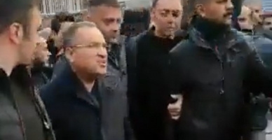 AKP’li Bakan ve vekililer Diyarbakır'da yuhalandı 